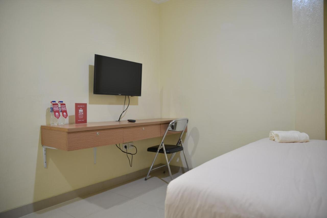Zen Rooms Near Itc Roxy Mas Jakarta Exterior photo